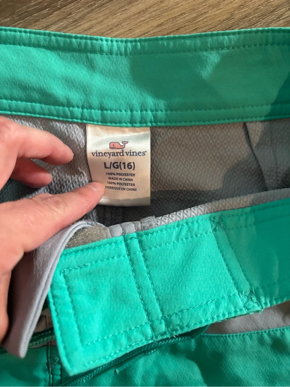 Vineyard Vines boys Youth Turquoise and Light Gray Stripe Swim Trunks Large 16